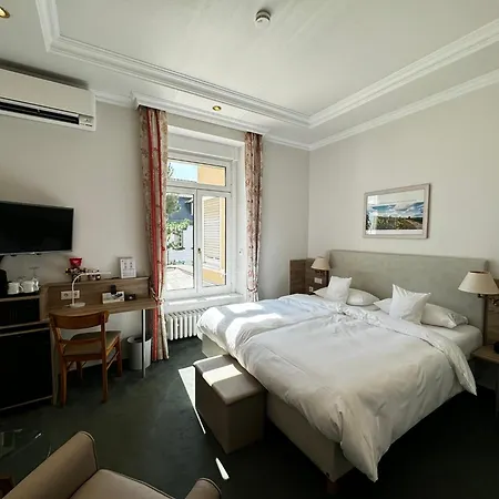 فندق Rhein-hotel نيرستين
